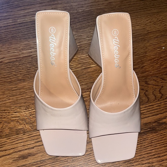 Designer tan high heels with platform chunky but funky heels! - Picture 5 of 6